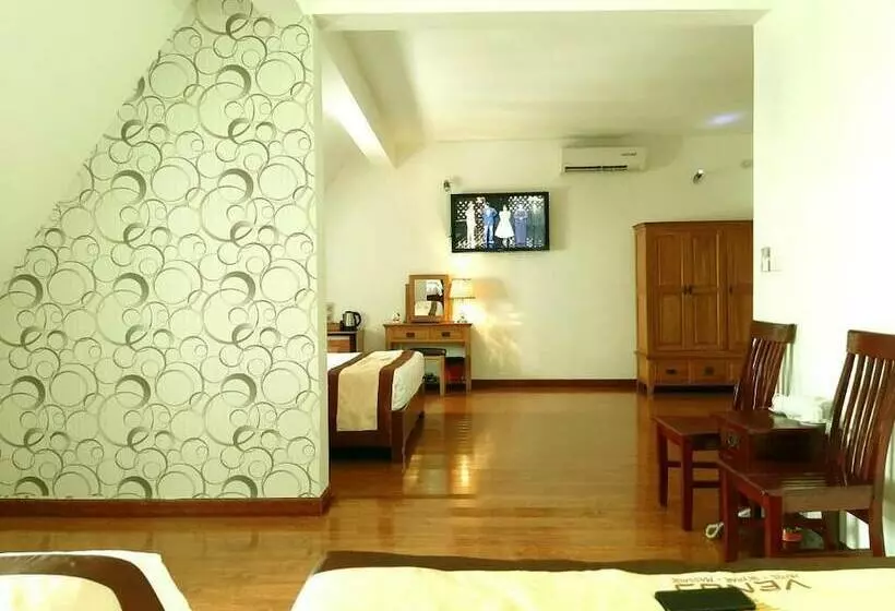 Venus Hotel   Massage & Sky Bar