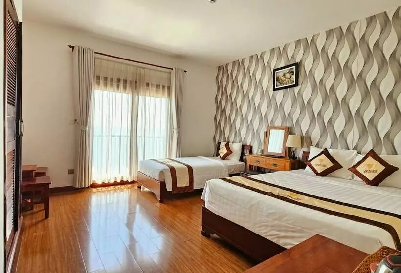 Venus Hotel   Massage & Sky Bar