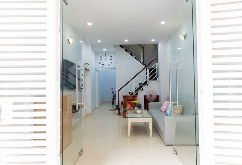 پانسیون Sunny's House