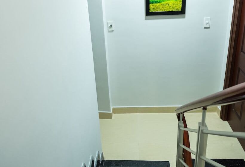 پانسیون Sunny's House