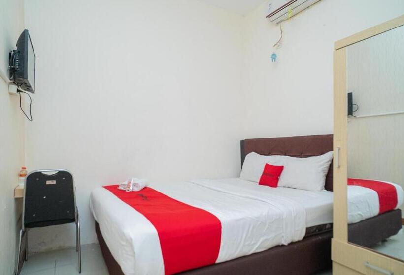 Otel Reddoorz Near Flyover Arjosari Malang