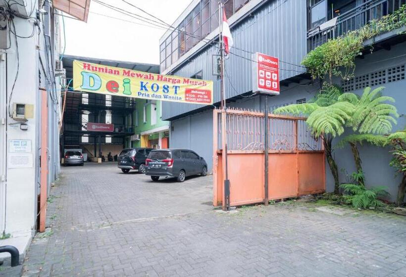 Otel Reddoorz Near Flyover Arjosari Malang