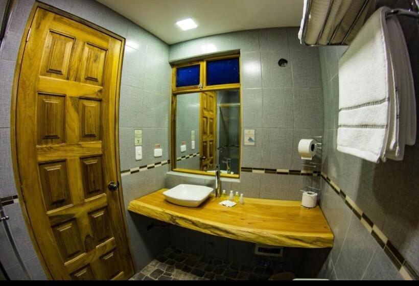 Общежитие La Casa Del Colibri Ecuador