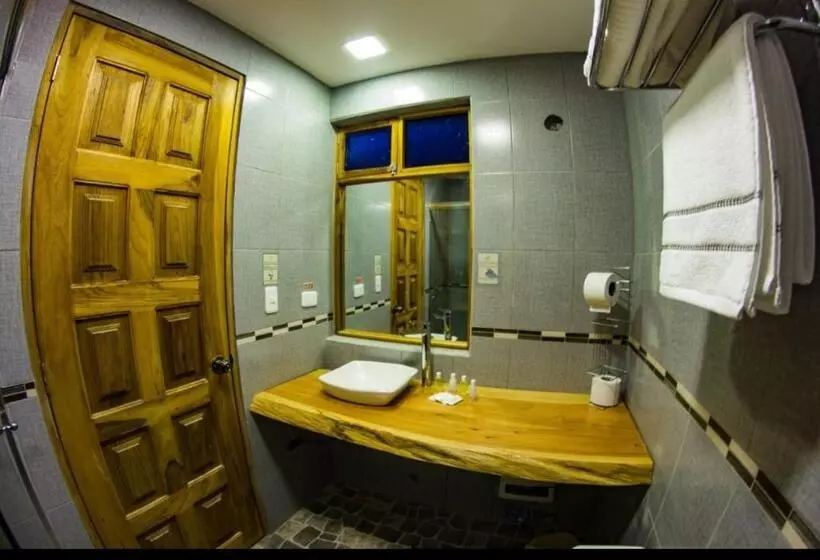 ユースホステル La Casa Del Colibri Ecuador