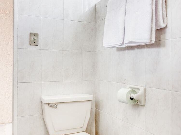 Capital O Hotel La Siesta, Gomez Palacio