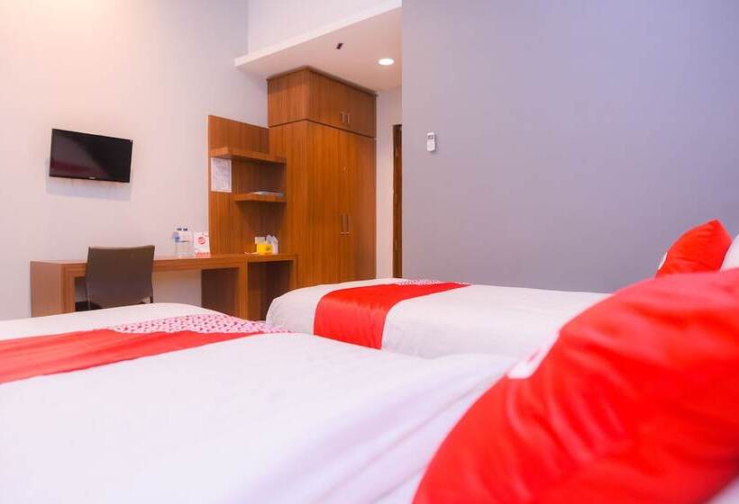 בית מלון כפרי Oyo 1630  Syariah Ring Road