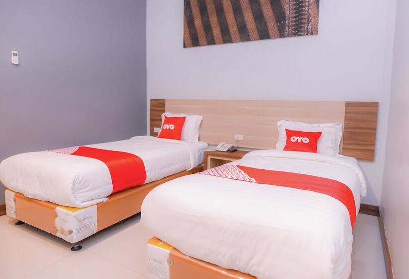בית מלון כפרי Oyo 1630  Syariah Ring Road