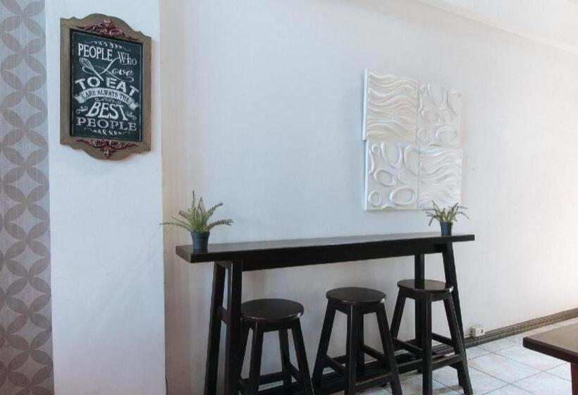 هتل Reddoorz @ Km 50 Aguinaldo Highway Tagaytay