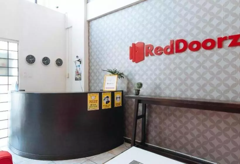 ホテル Reddoorz @ Km 50 Aguinaldo Highway Tagaytay