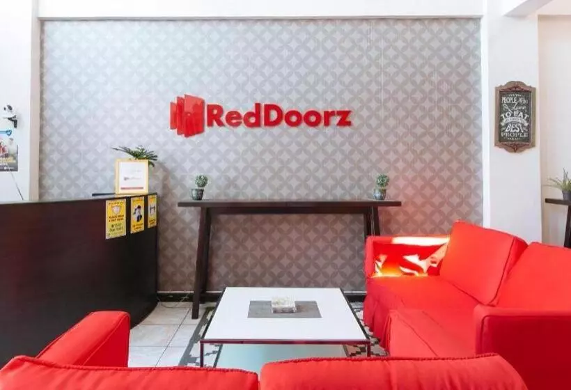 ホテル Reddoorz @ Km 50 Aguinaldo Highway Tagaytay