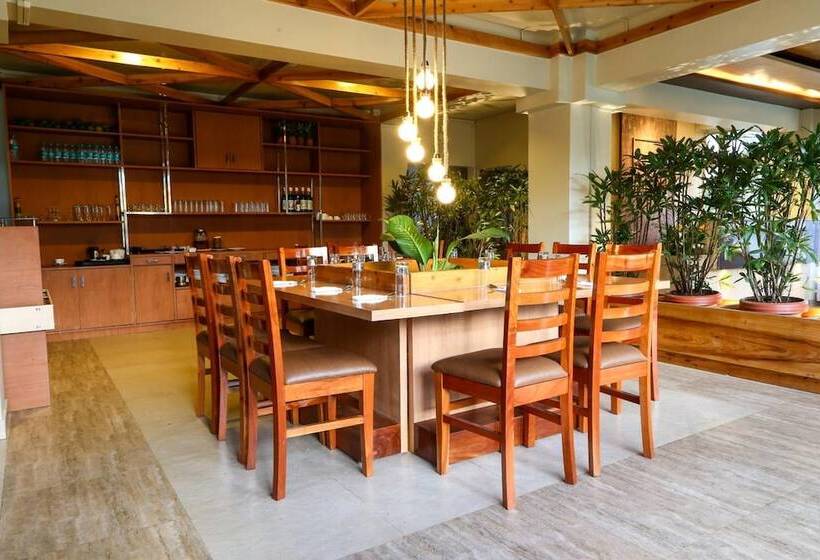 호텔 The Golf Retreat Shillong