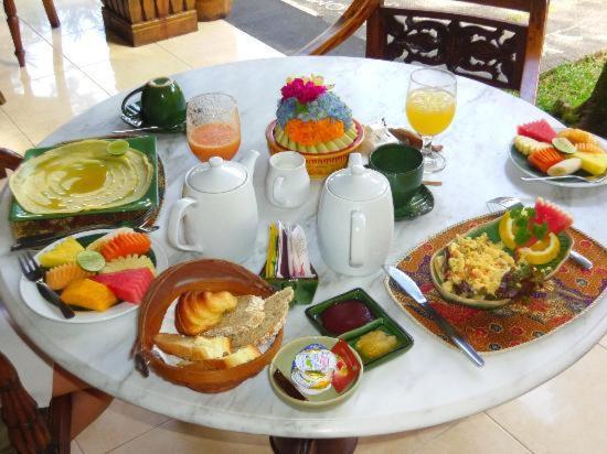 تختخواب و صبحانه Ms. Holder's Comfort Villa