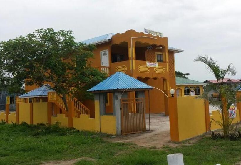 تختخواب و صبحانه Ms. Holder's Comfort Villa