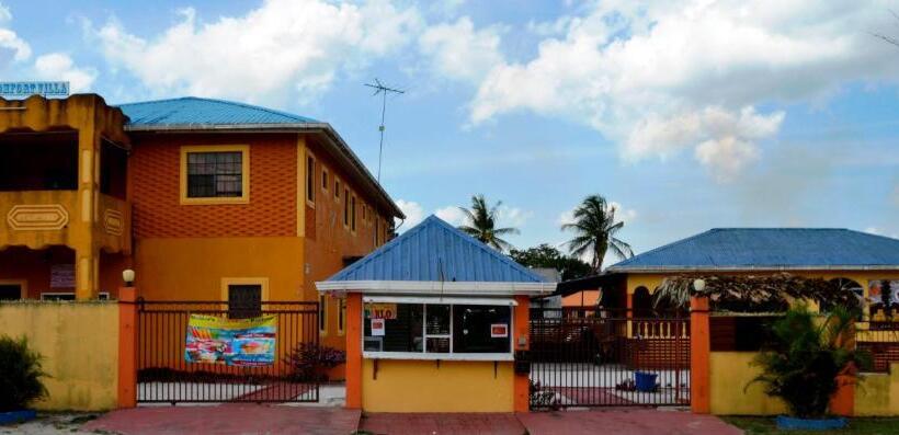 تختخواب و صبحانه Ms. Holder's Comfort Villa