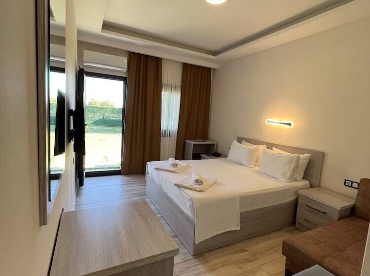 هتل Life Point Boutique