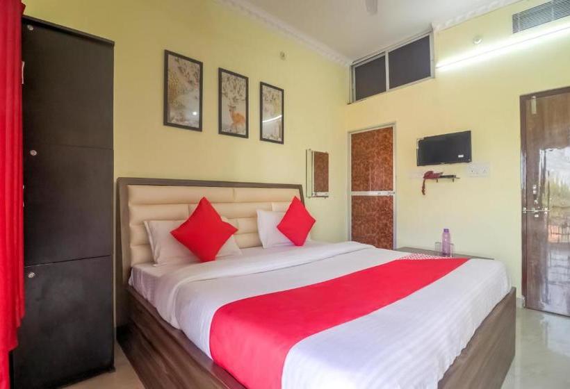 호텔 Spot On 49182  The Royal King Spot