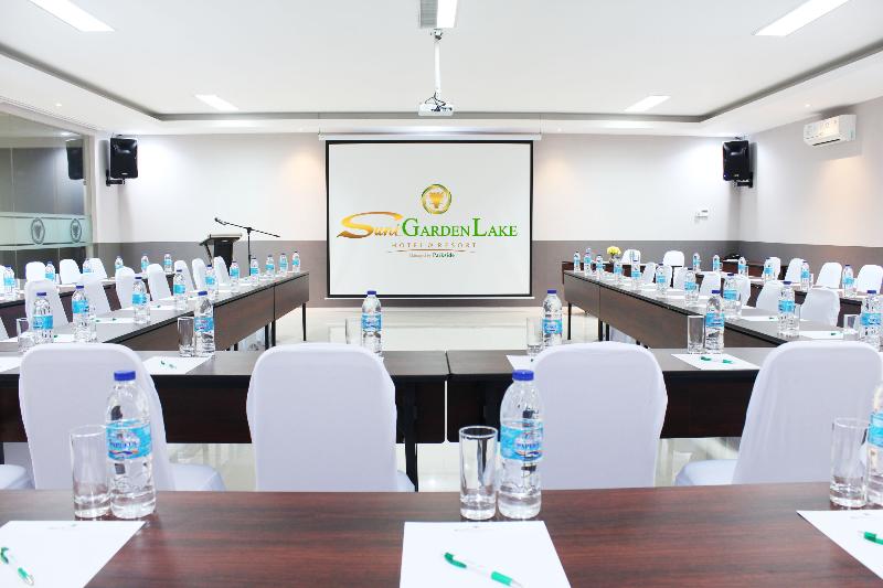 בית מלון כפרי Suni Sentani   Managed By East Season