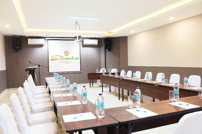 בית מלון כפרי Suni Sentani   Managed By East Season