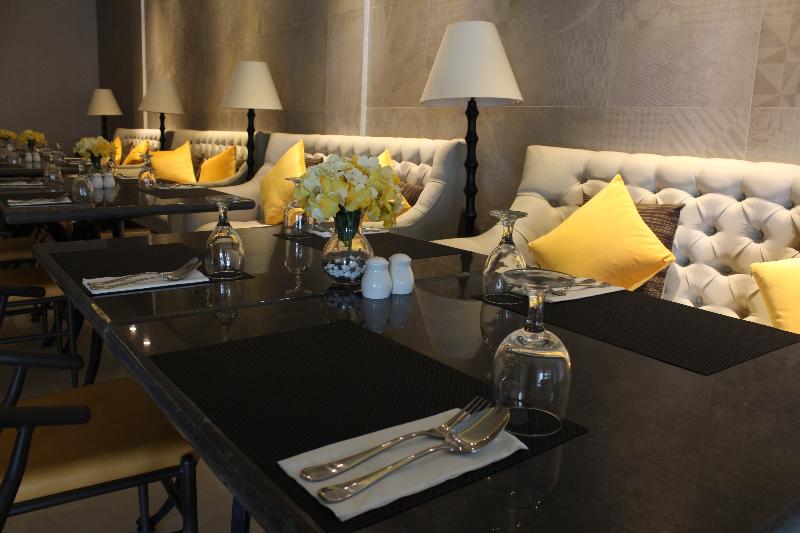 בית מלון כפרי Suni Sentani   Managed By East Season