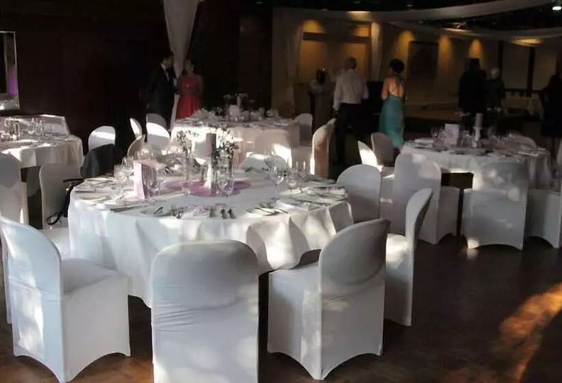 Majatalo Gasthaus Nobel Moordeich