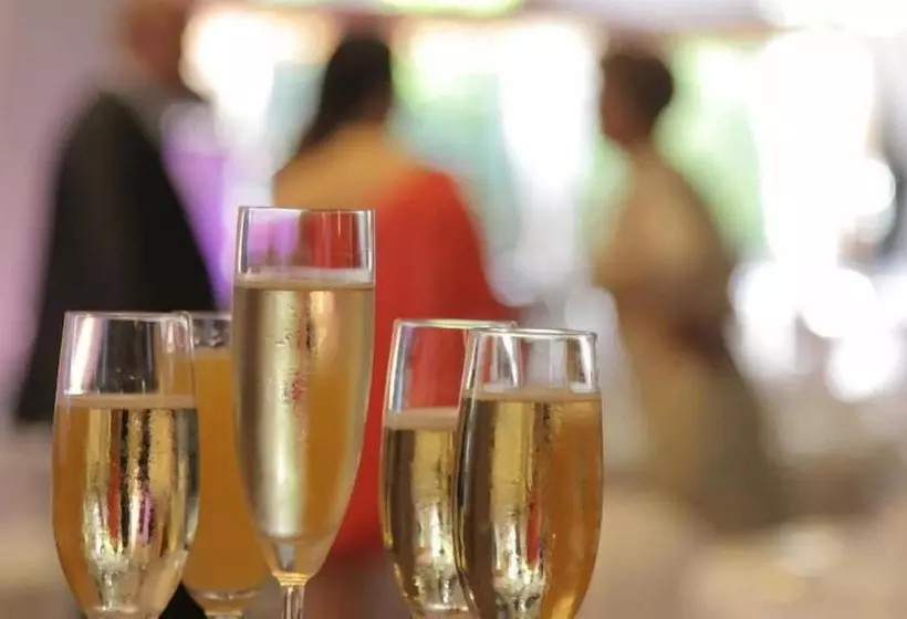 Majatalo Gasthaus Nobel Moordeich