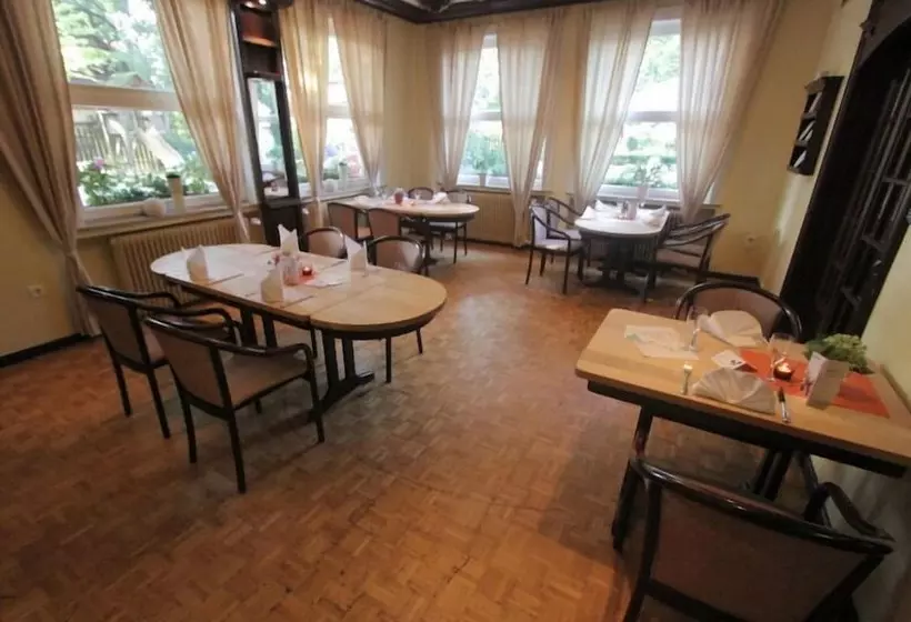 Majatalo Gasthaus Nobel Moordeich