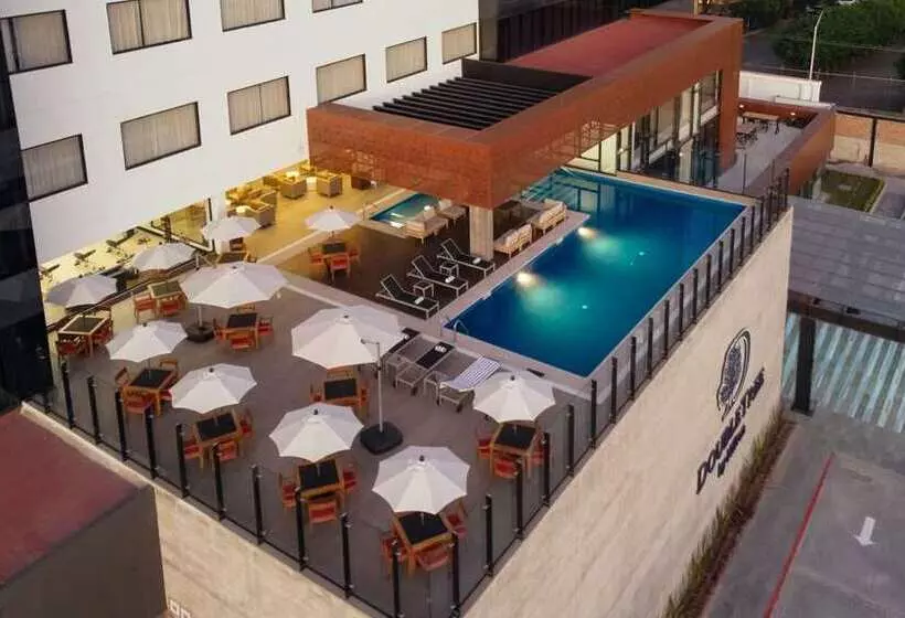 ホテル Doubletree By Hilton Celaya