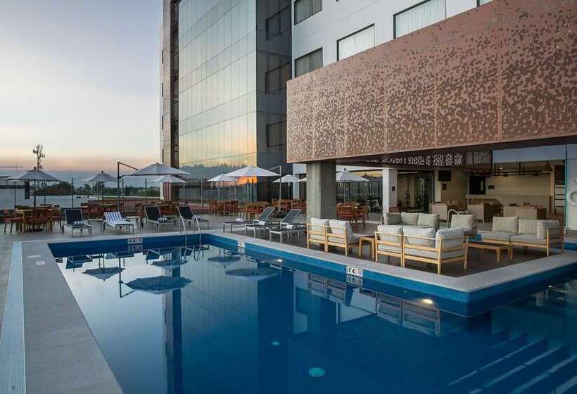 هتل Doubletree By Hilton Celaya