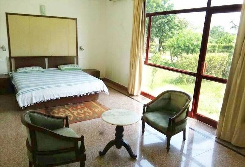 هتل Estate Paradiso Jaipur