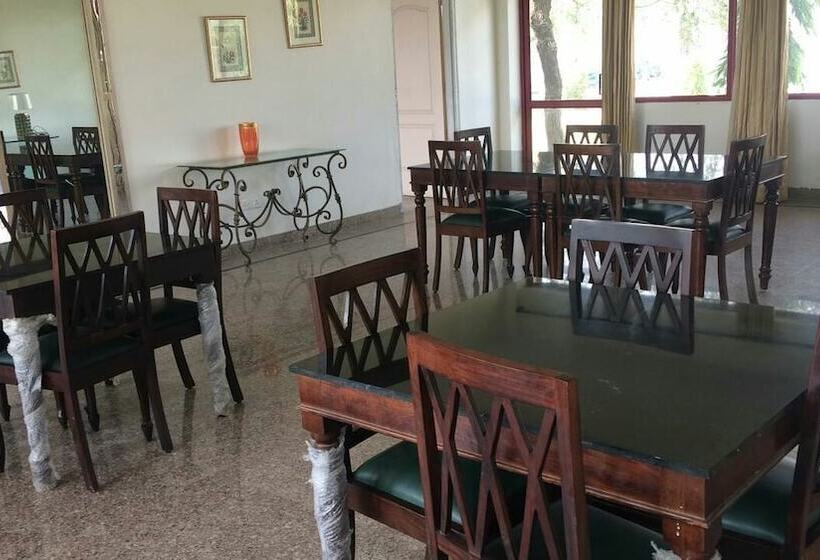 هتل Estate Paradiso Jaipur