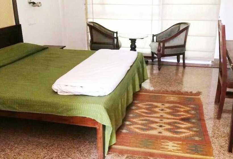 هتل Estate Paradiso Jaipur