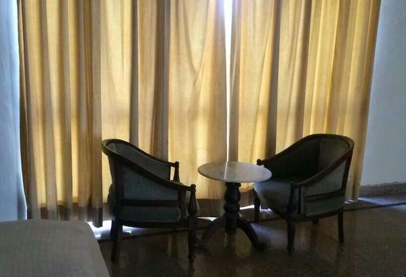 هتل Estate Paradiso Jaipur