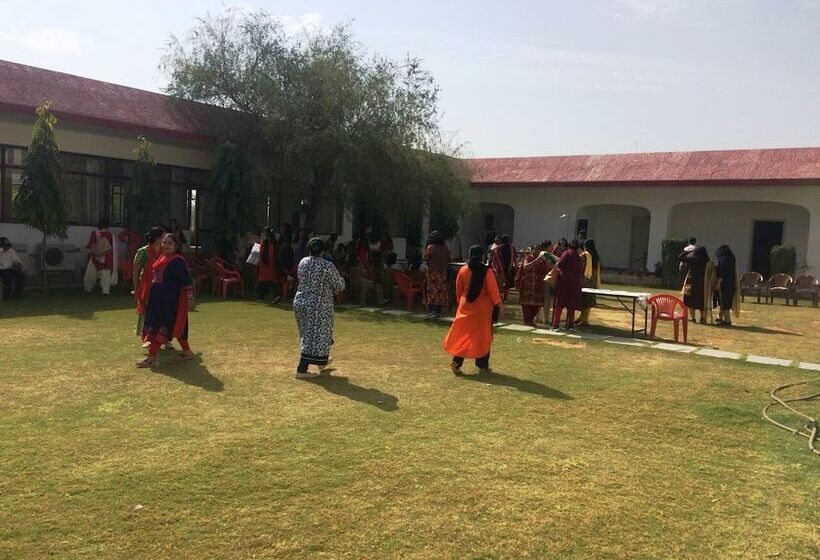 هتل Estate Paradiso Jaipur