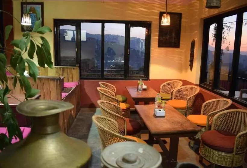 پانسیون Berg House Cafe And