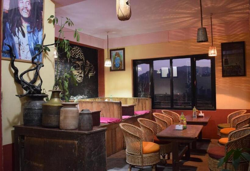 پانسیون Berg House Cafe And