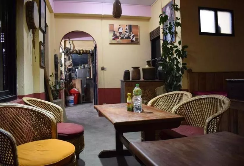 پانسیون Berg House Cafe And