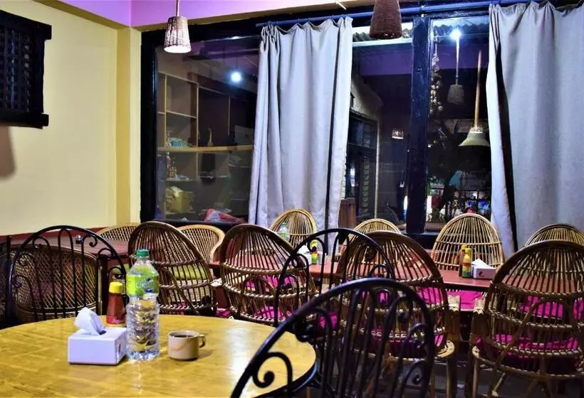 پانسیون Berg House Cafe And