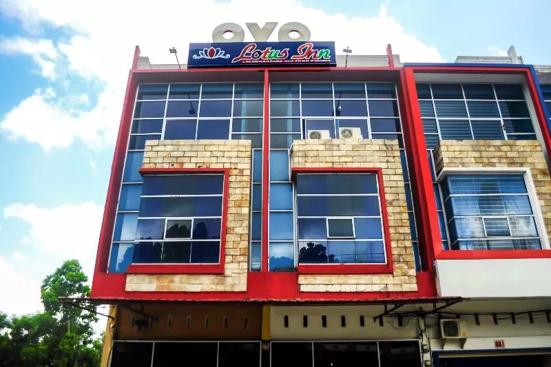هتل Oyo 1192 Lotus Inn