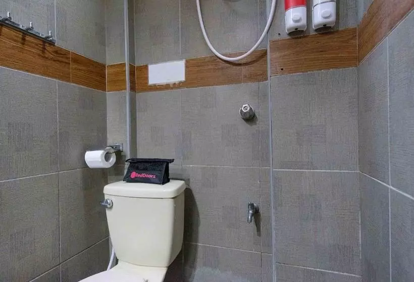 Retkeilymaja Reddoorz Premium @ Abueg Road Extension