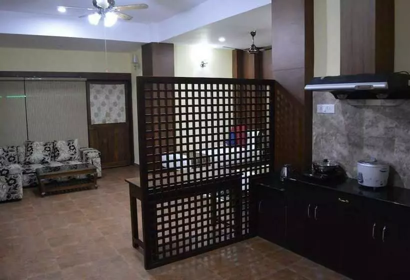 هتل Tashi Namgay Grand