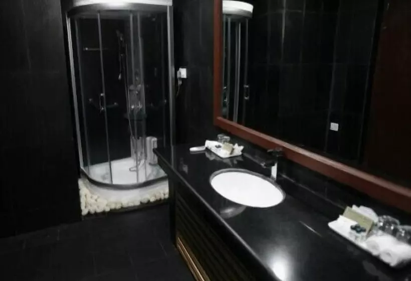 هتل Tashi Namgay Grand