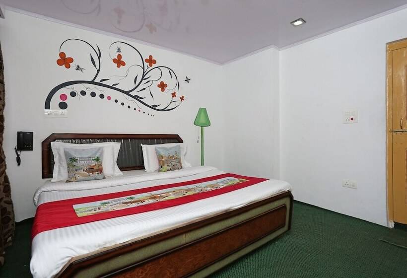 Oyo 9083 Hotel New Tourist Palace