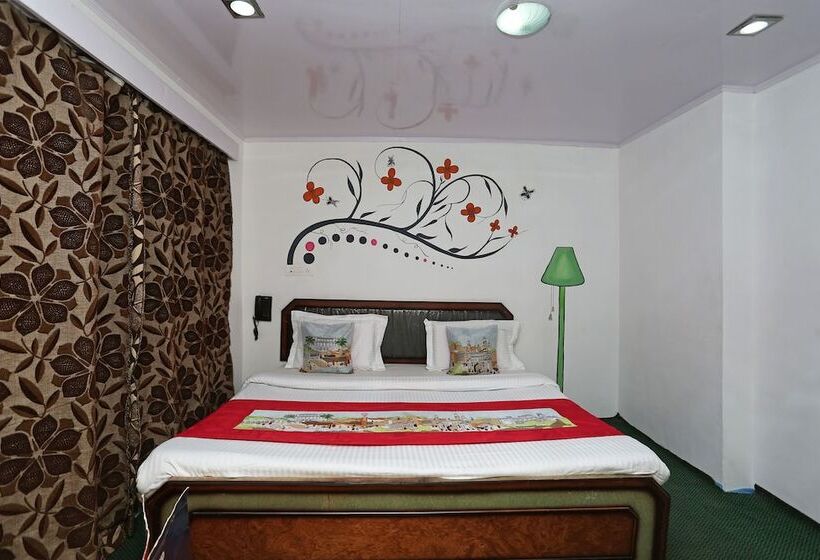 Oyo 9083 Hotel New Tourist Palace