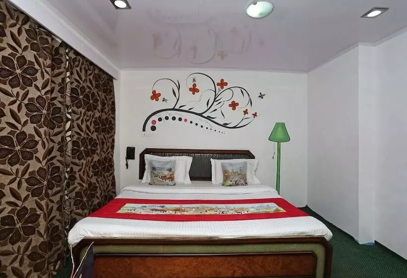 Oyo 9083 Hotel New Tourist Palace