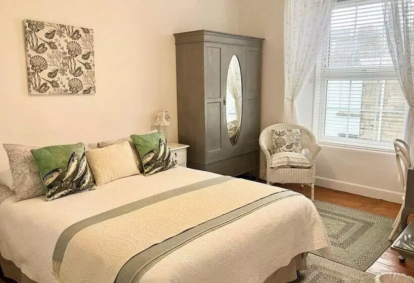 The Old Post House B&b