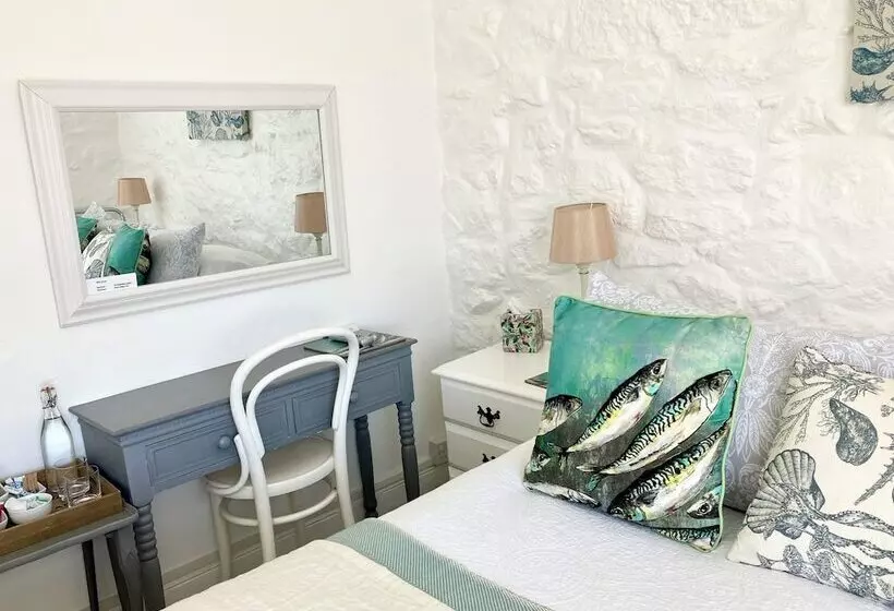 The Old Post House B&b