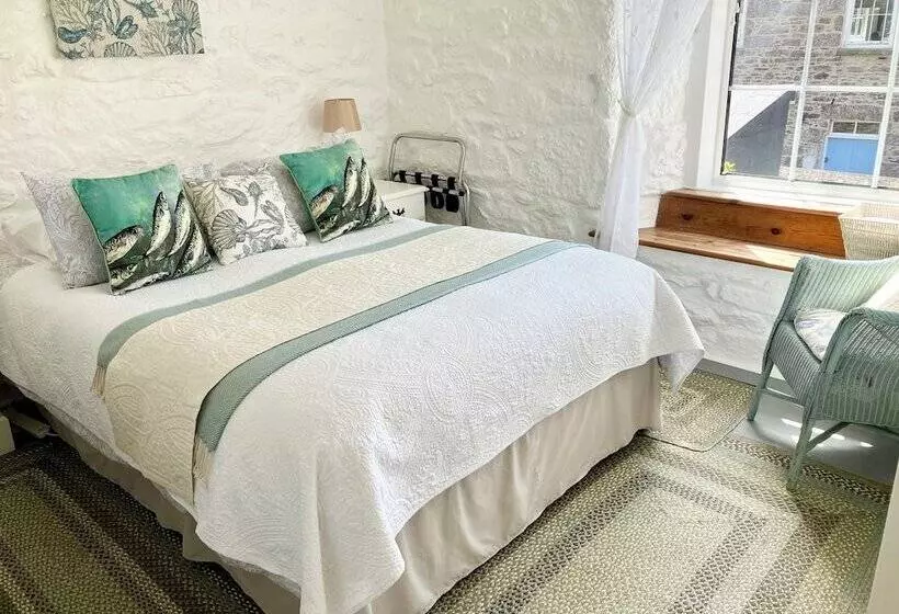 The Old Post House B&b