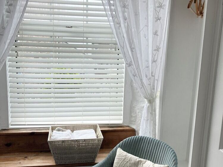 The Old Post House B&b