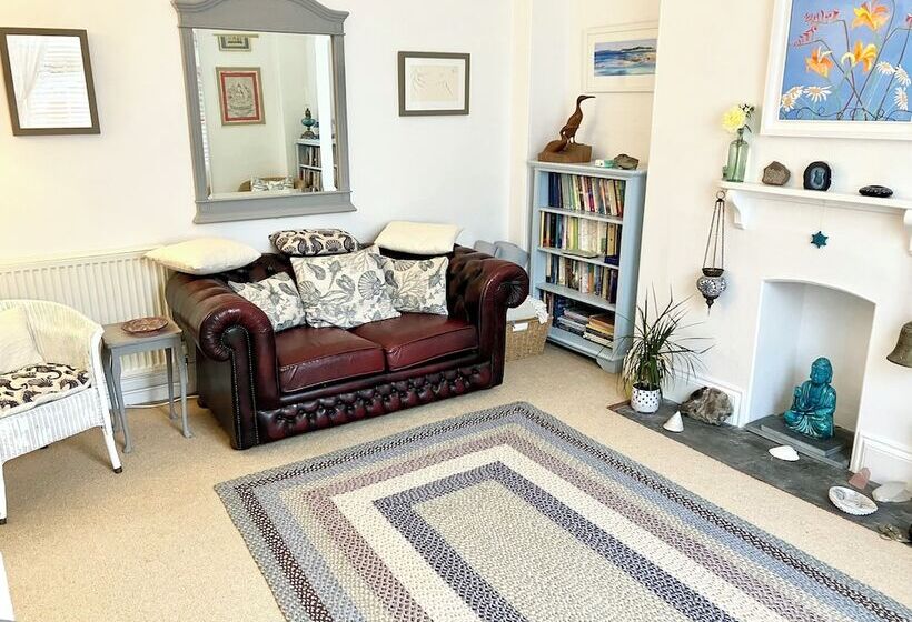 The Old Post House B&b