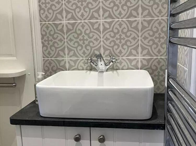 The Old Post House B&b